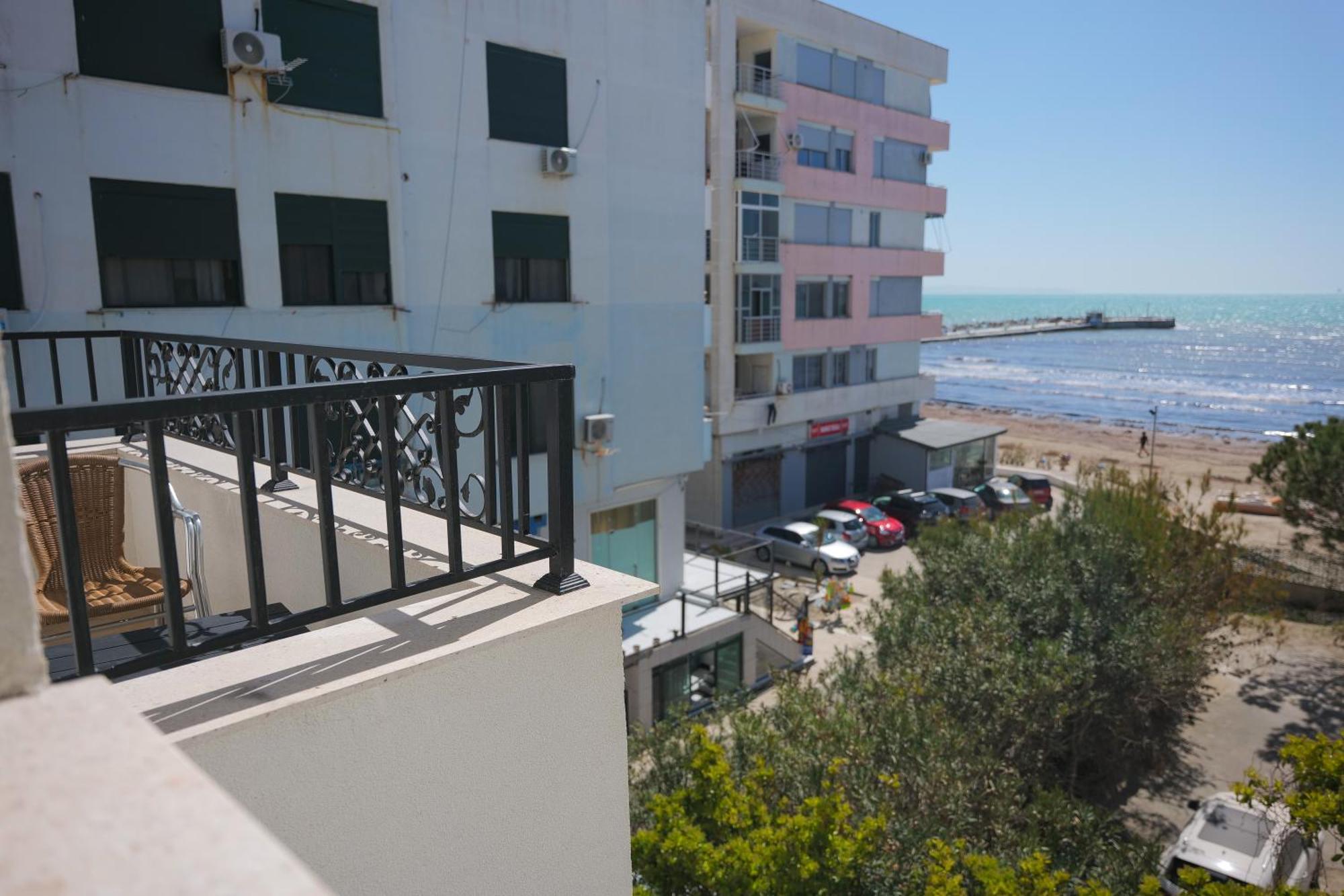 Afa Hotel Durrës Buitenkant foto