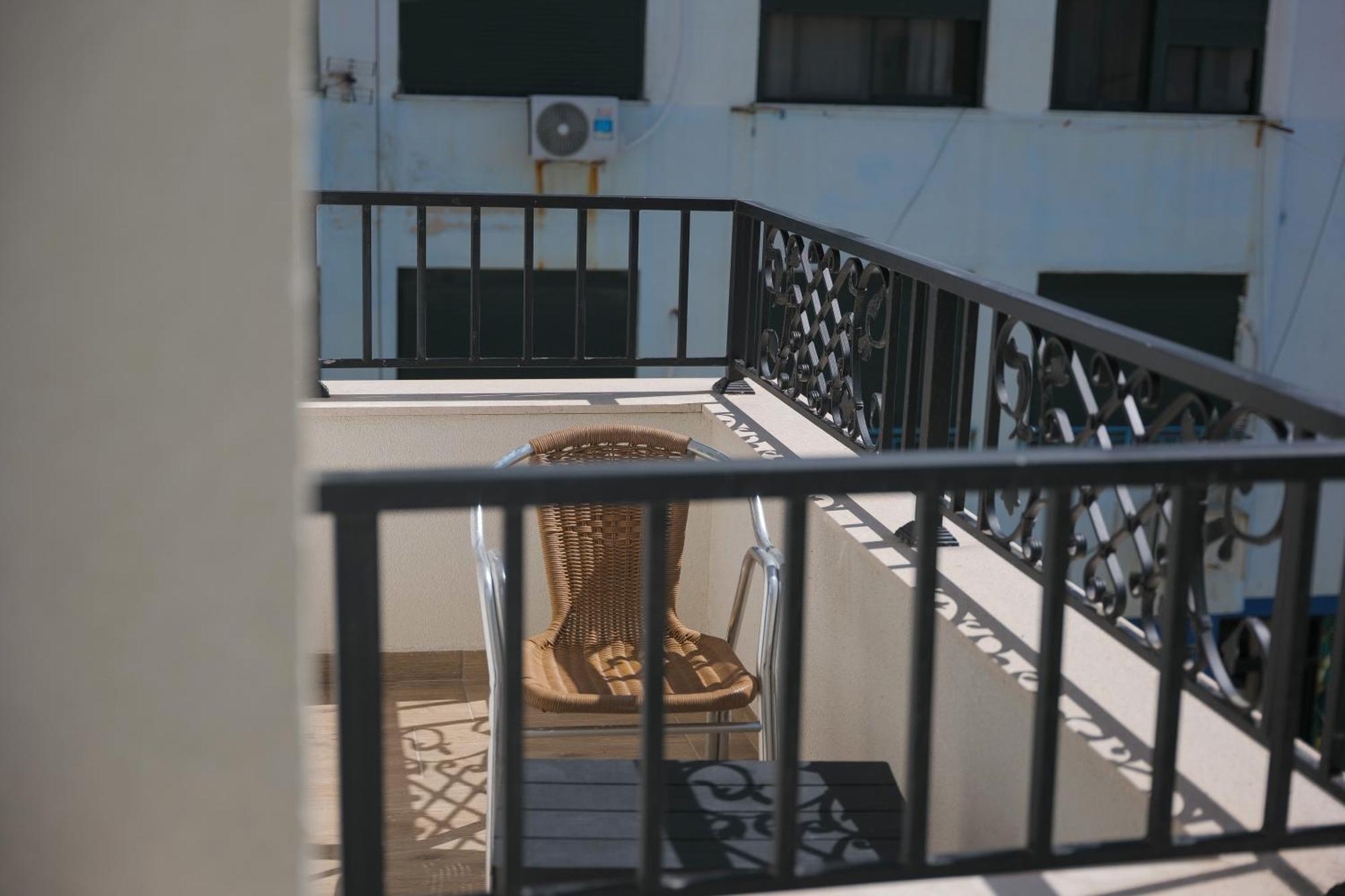 Afa Hotel Durrës Buitenkant foto