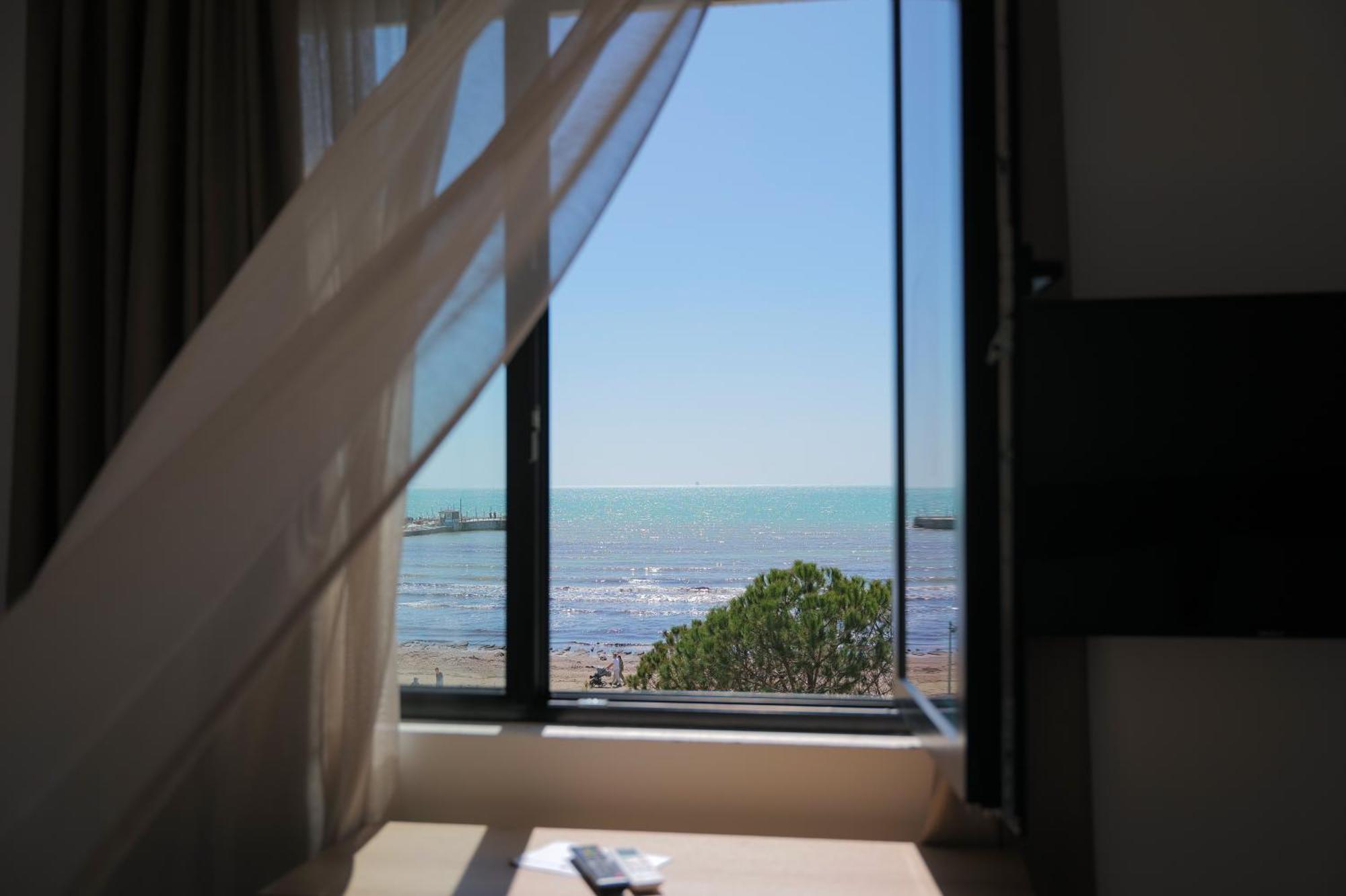 Afa Hotel Durrës Buitenkant foto