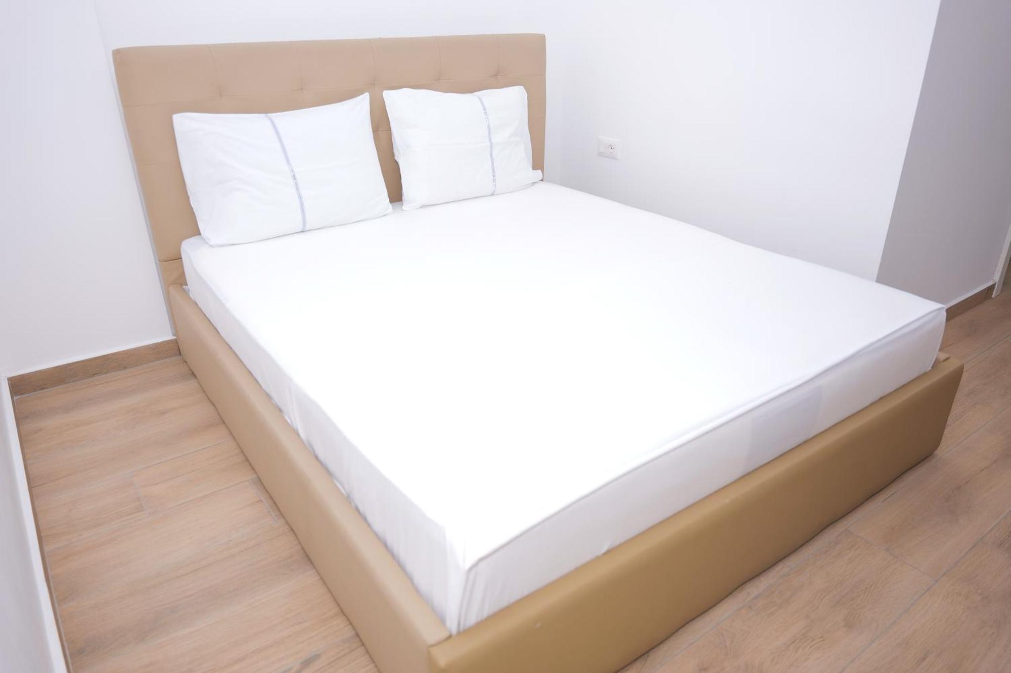 Afa Hotel Durrës Buitenkant foto
