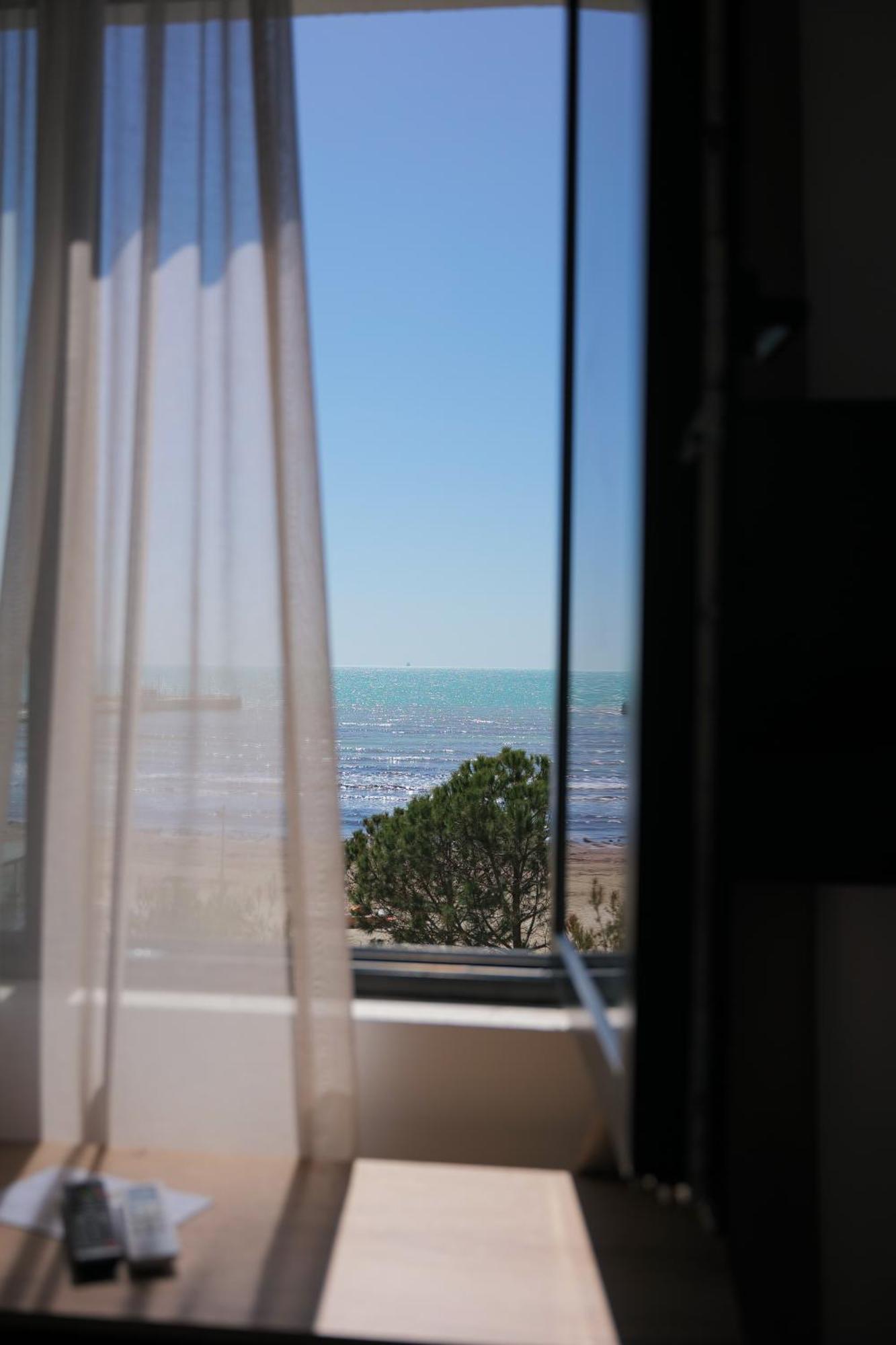 Afa Hotel Durrës Buitenkant foto