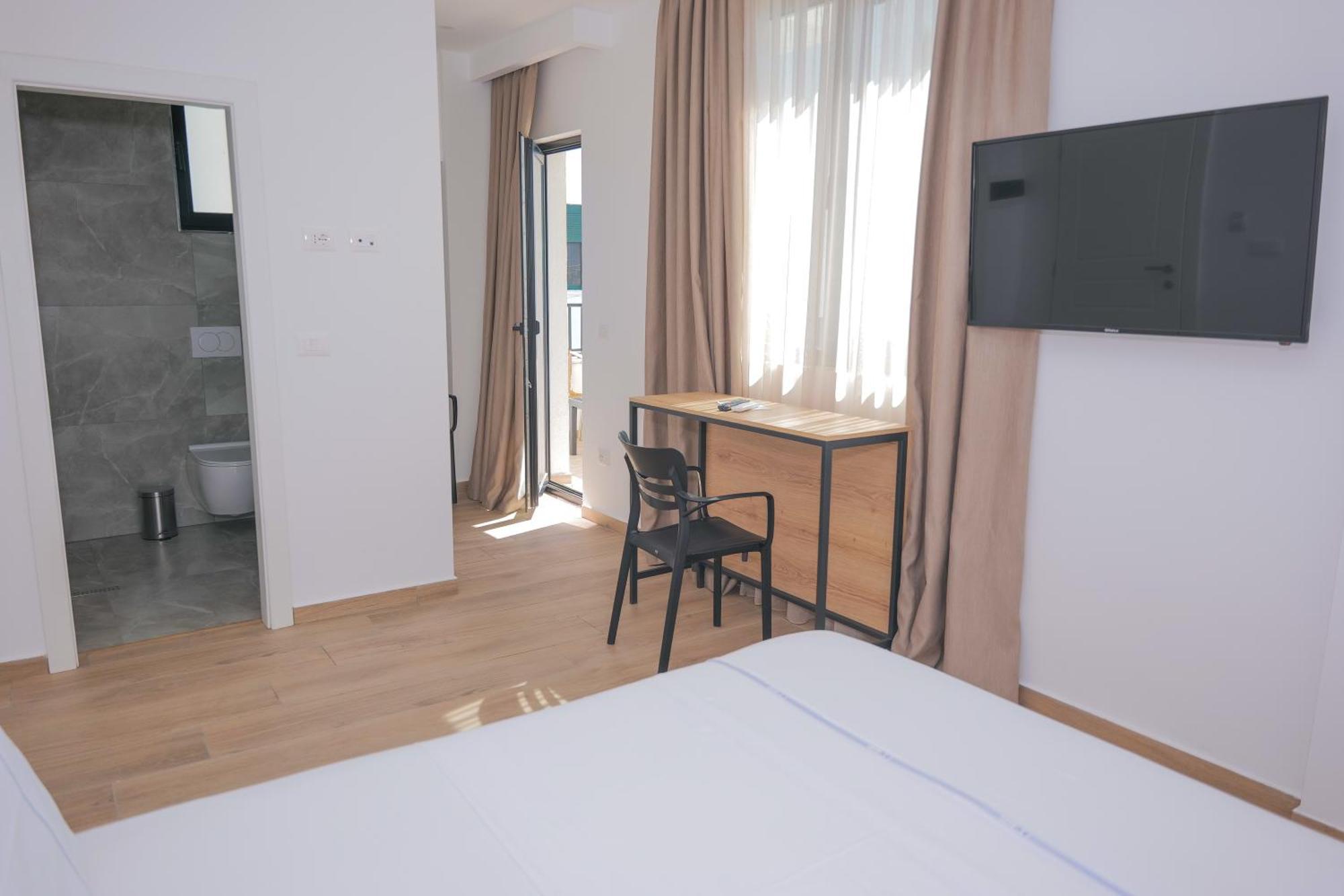 Afa Hotel Durrës Buitenkant foto