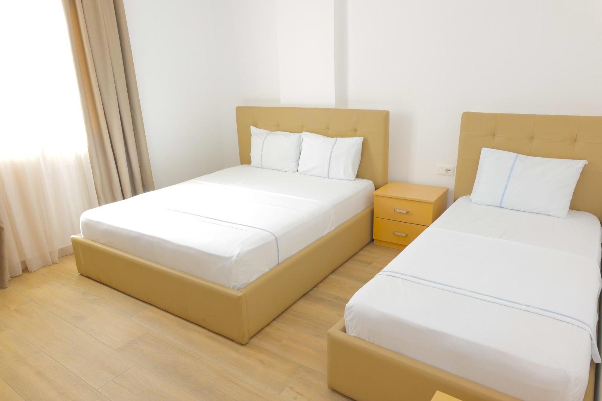 Afa Hotel Durrës Buitenkant foto