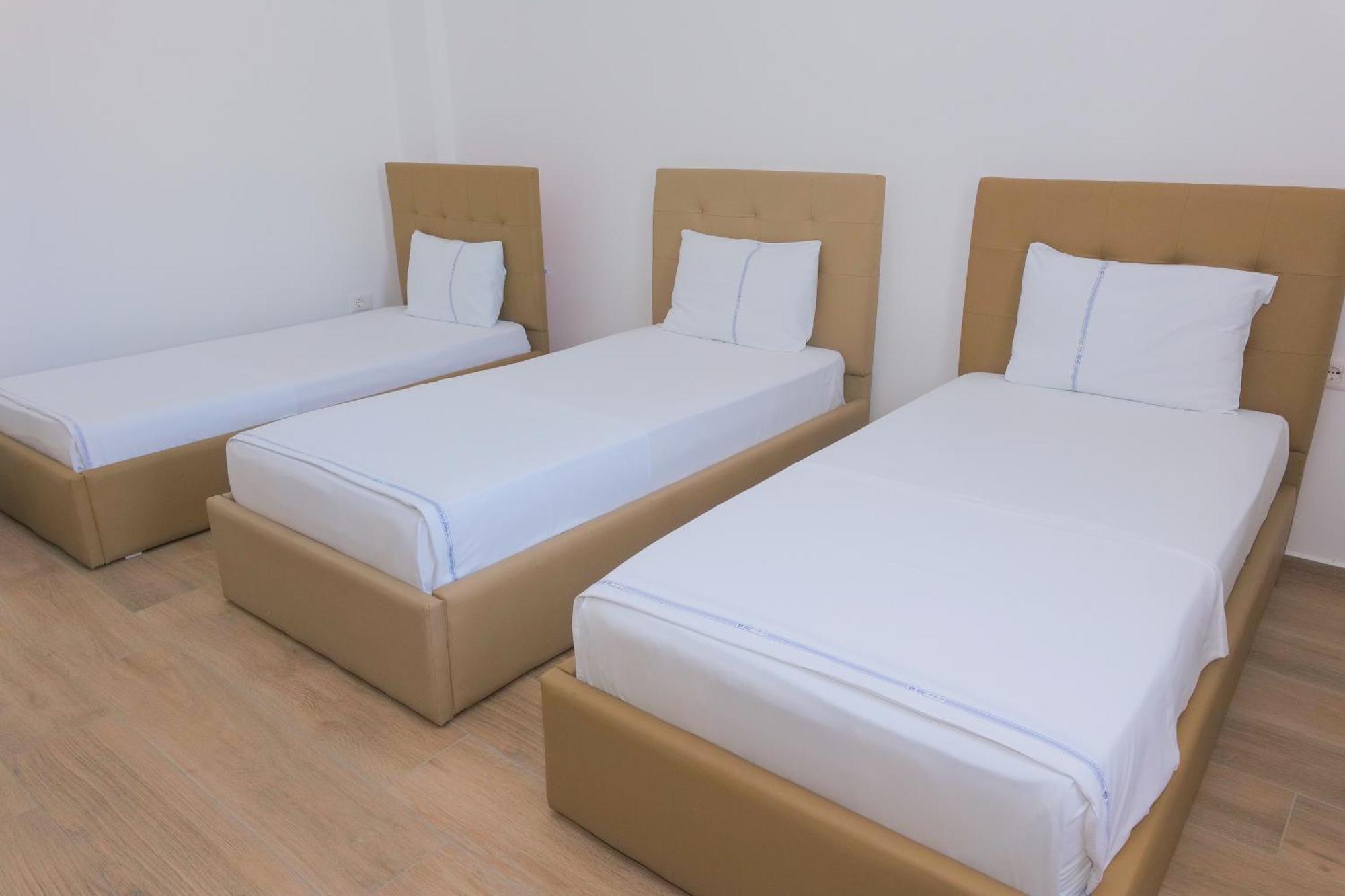 Afa Hotel Durrës Buitenkant foto